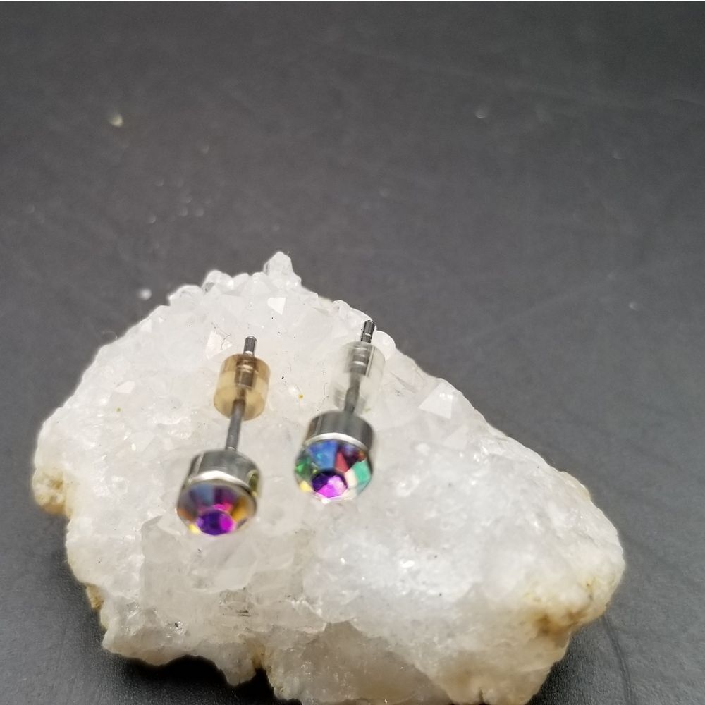 Aurora borealis stud earrings for pierced ears. E0130